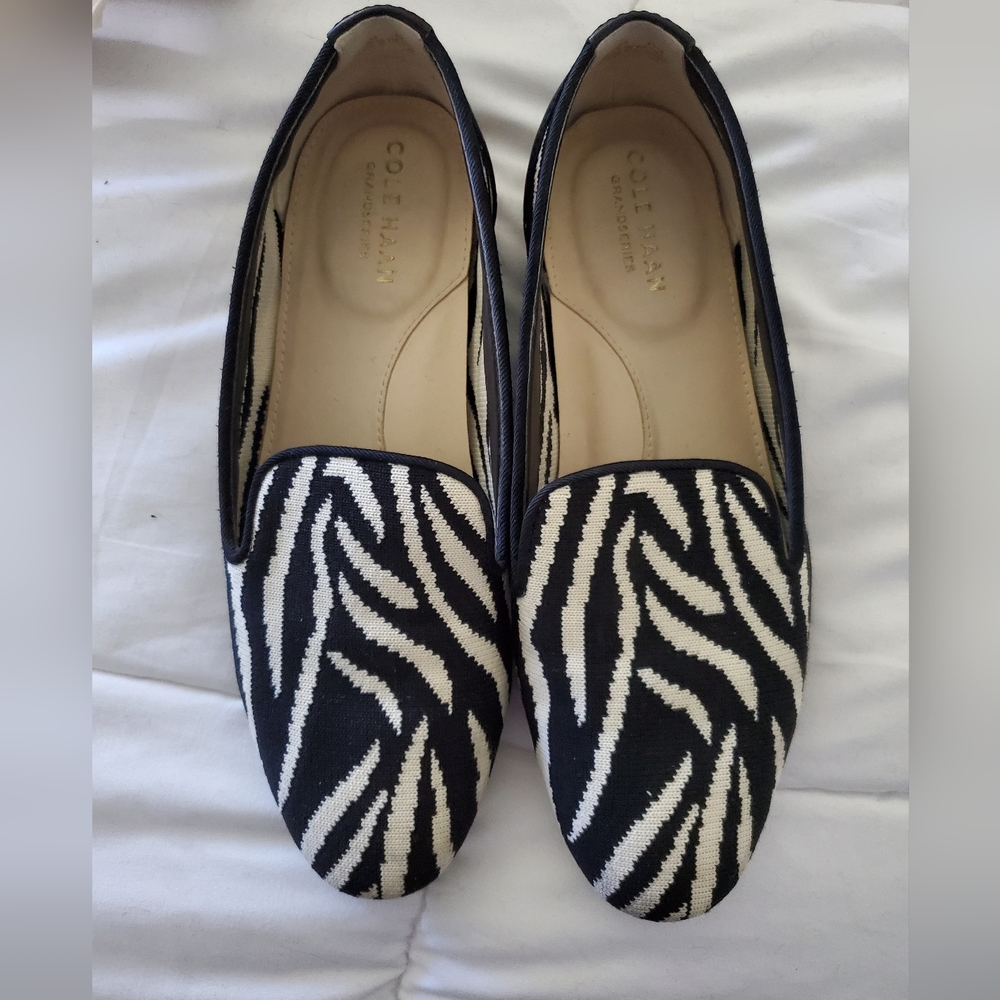 EUC COLE HAAN LOAFERS SIZE 6 1/2 B